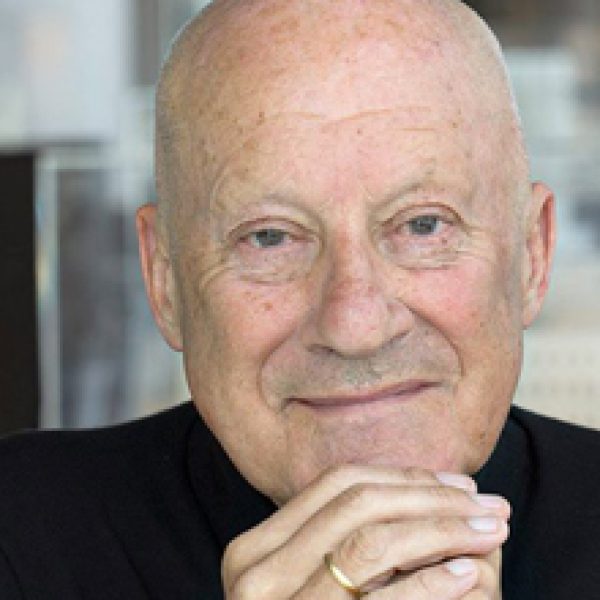 Norman Foster, Architekt des Tecno Tischsystems Nomos, Pritzker Preisträger