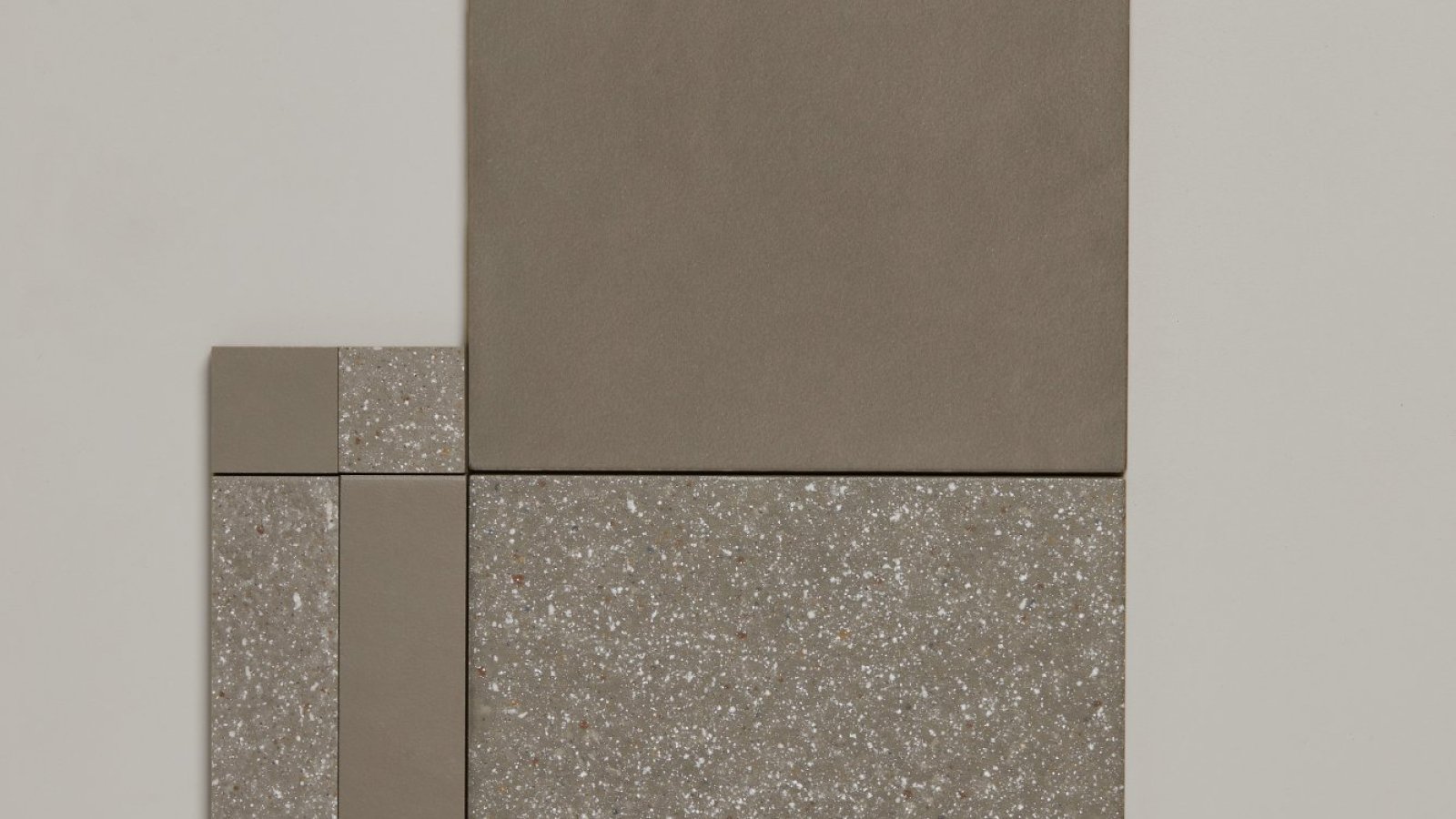 Kollektion Time von Mutina mit den Texturen Rough und Smooth nebeneinander, Design Barber und Osgerby