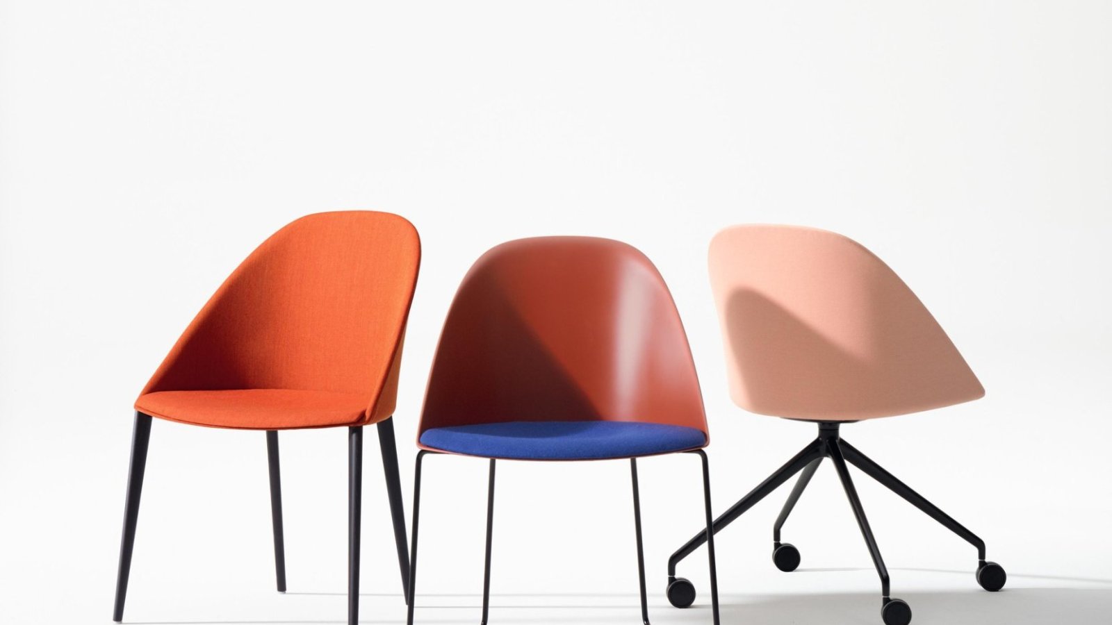 Konferenzstühle Cila von Arper im Sitzungszimmer