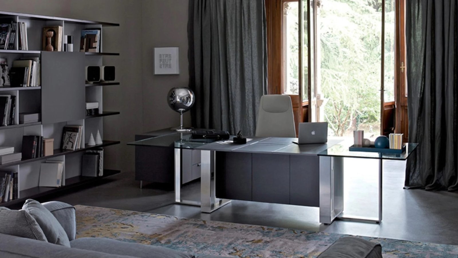 Designer-Schreibtisch Altagamma von Estel in Furnier mit flachem Top Access