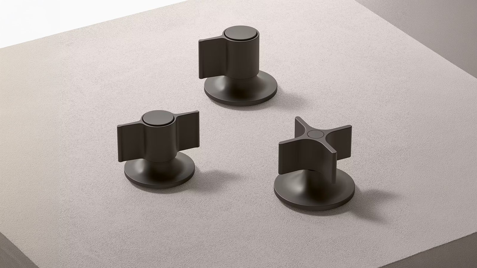 Design-Armaturen Flora in Polished Nickel: Griffe mit je zwei Flügeln am Lavabo