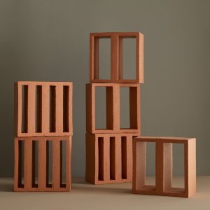 Innenhof mit Mauer aus Tally Outdoor