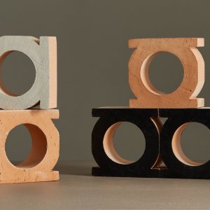 Jali Bausteine von Mutina in Terrakotta, Weiss und Schwarz