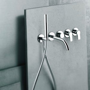 AL/23 aus der Wand, gebogener Rohrauslauf und Hebel auf je einer Rosette
