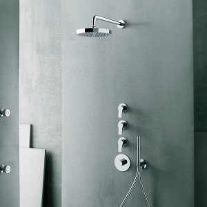 Design-Armaturen von Fantini: AL/23 für drei Löcher, zwei Griffe