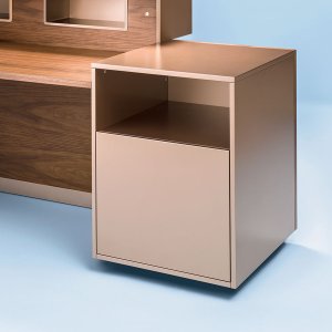 Lackierte Metallnischen im Aufsatz von Toki Archiutti