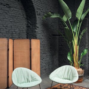 Adell in einer Kantine