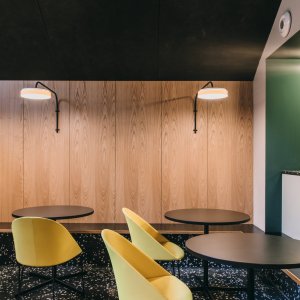 Cila als Besucherstuhl im Büro
