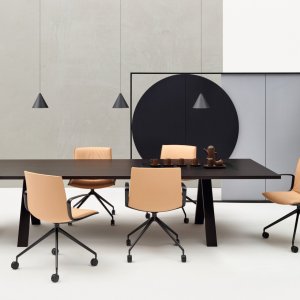 Cross Office mit Strom- und Datenmodulen