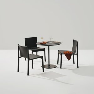 Höhenverstellbare Gleiter des Kata Chair