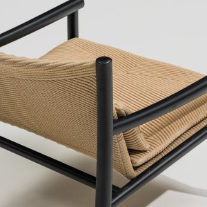 Reihe von Kata Chairs im Sitzungszimmer