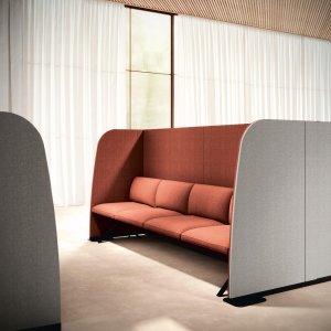 USB-Kit an einem Kiik Sofa montiert