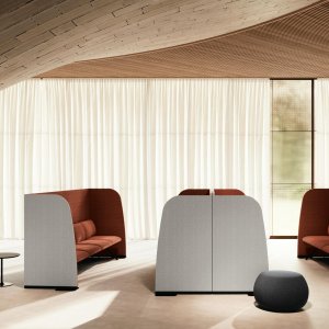 Ichiro Iwasakis Kiik System in einem hellen Atrium