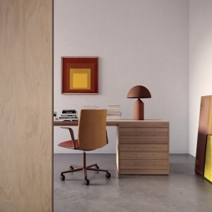 Bedienung der Kinesit unter der Sitzfläche