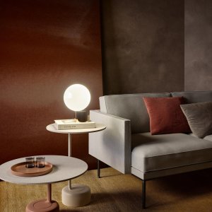Lineare Steeve Komposition in einer Hotellobby