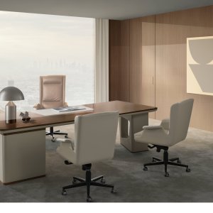 Hoher Schrank mit 198,5 Zentimetern