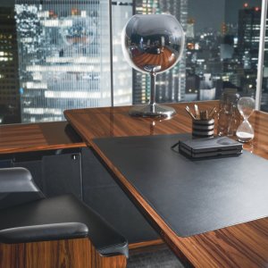 Griff aus massivem Nussbaum