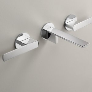 Ayla von Cea Design, Zweigriffarmatur für die Wand aus poliertem Edelstahl