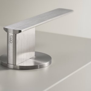 Architekturarmaturen Ayla von Cea Design mit dem Profil des Doppel-T-Trägers