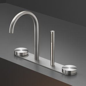 Giotto von Cea Design: Wannenrandgruppe in gebürstetem Stahl