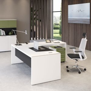 Grossraumbüro mit Büroschreibtischen Attiva und Rollcontainern von Codutti