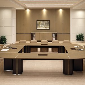 AlfaOmega Schrank mit ESG-Türen und eingebautem Kühlschrank