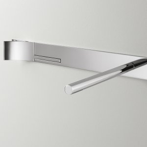 Detail des Cut Plus Wandmischers in poliertem Stahl