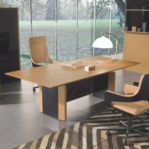 Sideboard von 200 Zentimetern Länge