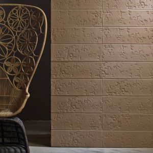 Bas-Relief Textur Garland im Detail von Mutina