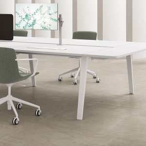 Sitzungstisch E-Place 300 x 120 auf zwei Säulen mit quadratischem Fuss
