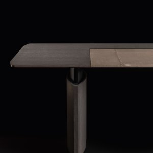 Eleva Sideboard auf schlanken Stahlbeinen