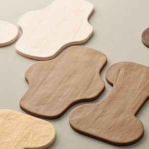 Mutina Feinsteinzeug Mud: matte und glänzende Platte im Vergleich