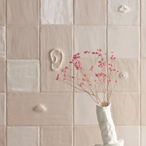 Faces & Figures Mutina: sämtliche Elemente vor dem Kleben lose ausgelegt