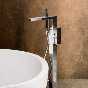 Quadratische Regenbrause am Wandarm, Serie Mint von Fantini in Matt Gun Metal