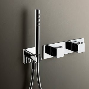 Fantini Mint aus der Wand: Griff und Auslauf in Matt Gun Metal auf Plättli