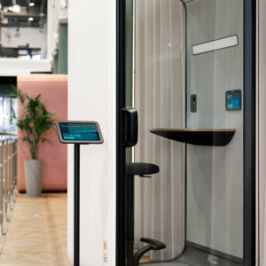 Schallabsorbierende PET-Paneele in der Framery One Compact