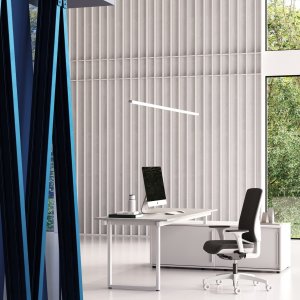 Be.1 Nomad Table auf gebremsten Rollen