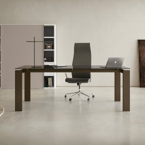 Chefschreibtisch GO von Colombini Office mit Melaminständern