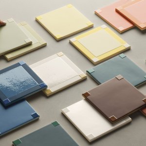 Homage to the Square in der Farbe Chocolate