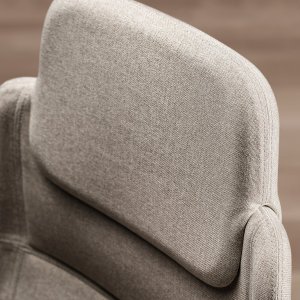 Jera-Sitzschalen mit 93-Grad-Klappsitz in einem Sitzungszimmer in Zürich