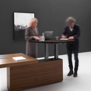 Sitzungszimmer mit Kyo Tisch und Sideboards