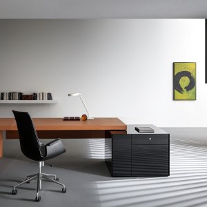 45-Grad-Schnitt an der Kyo Sideboard-Front