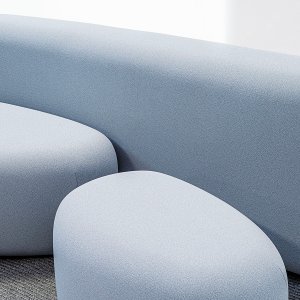 Kleiner und mittlerer Pouf von LaCividina zusammen auf dem Boden