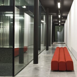 Osaka Sofa 330 cm in Uniform Mélange in einer Kanzlei in Basel
