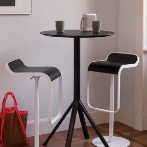 Iroko-Sitz des LEM Outdoor-Hockers