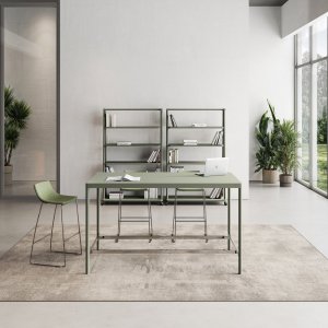 Workstation Fil Rouge von Las Mobili mit rotem Signaturprofil und Aluminiumrahmen