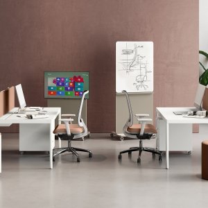 Detail des roten PVC-Profils am Fil-Rouge-Bench-Rahmen