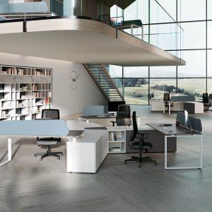 Modesty-Panel des Loft-Schreibtischs