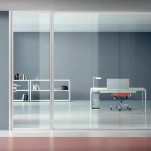 Simple Bold Trennwand mit Glas und Holzpaneelen
