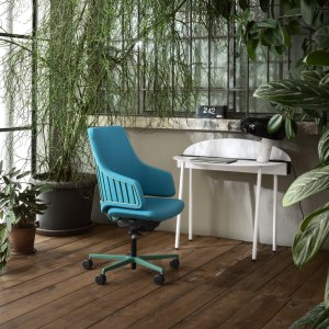 Italia von Favaretto & Partners mit hoher Lehne
